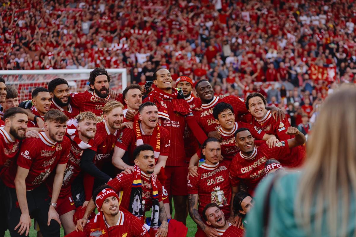 杨乐乐带儿子飞成都参加马术比赛，汪涵又缺席，沐沐露脸更像妈妈