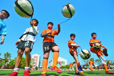 太阳报：若埃迪·豪再带领纽卡获得欧冠资格，年
