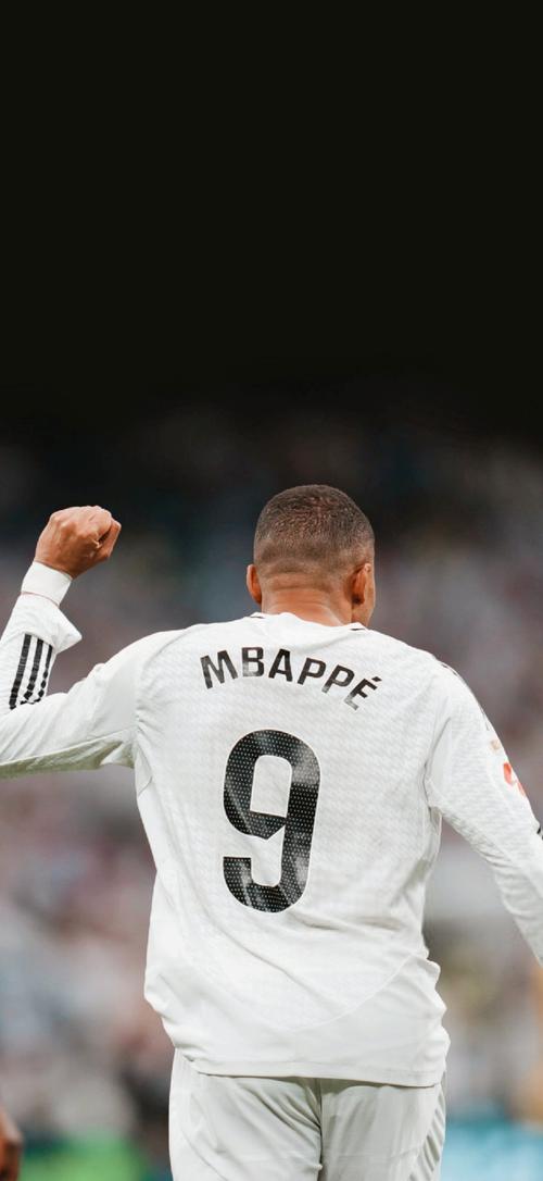 借鉴国米阿德里亚诺改编的莱昂纳多之歌