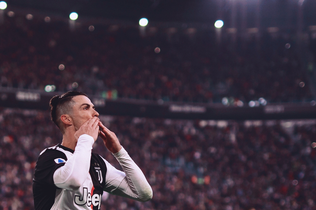 米切尔&莫布利首节合砍26分，其他队友合计只得7分